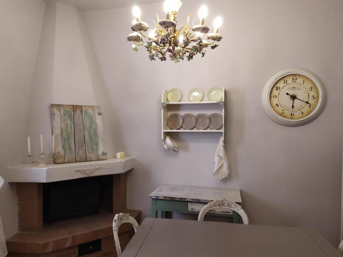 Borgo Antico Villa Lari Bagian luar foto