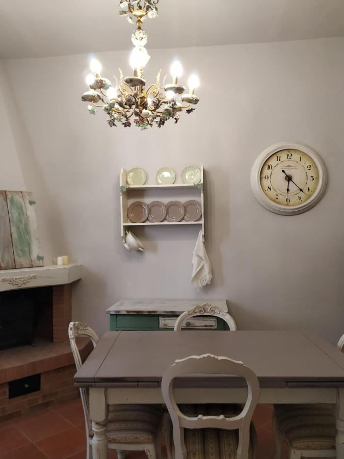 Borgo Antico Villa Lari Bagian luar foto