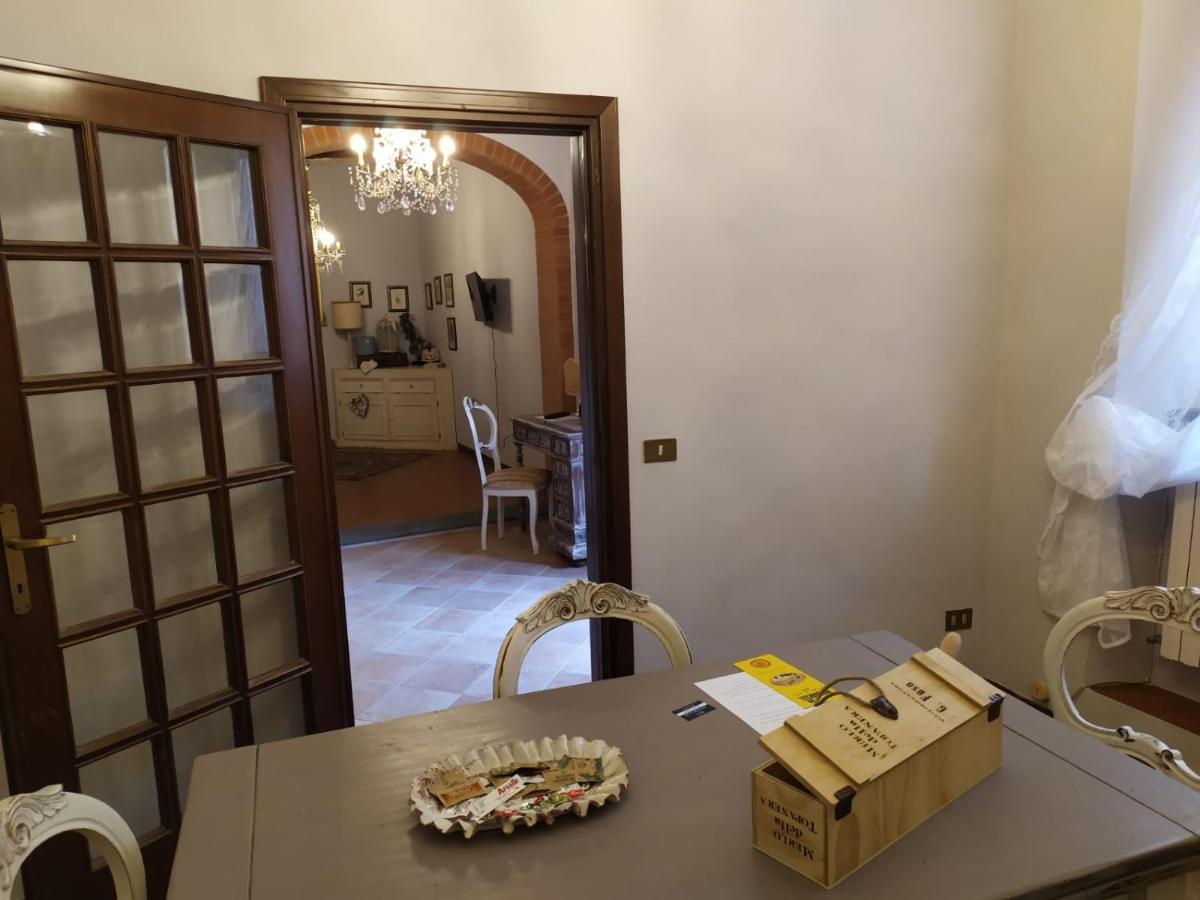 Borgo Antico Villa Lari Bagian luar foto